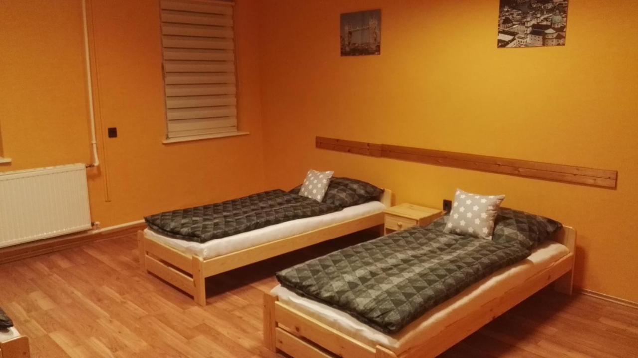 Ferienwohnung Collingo Belvarosi Szallas Kazincbarcika Exterior foto