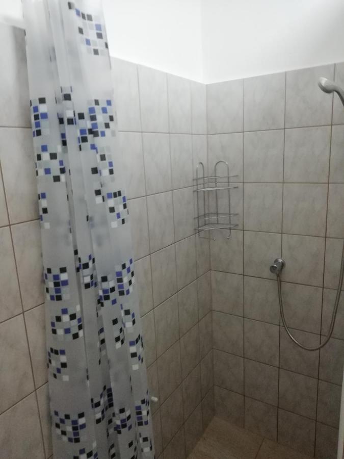Ferienwohnung Collingo Belvarosi Szallas Kazincbarcika Exterior foto