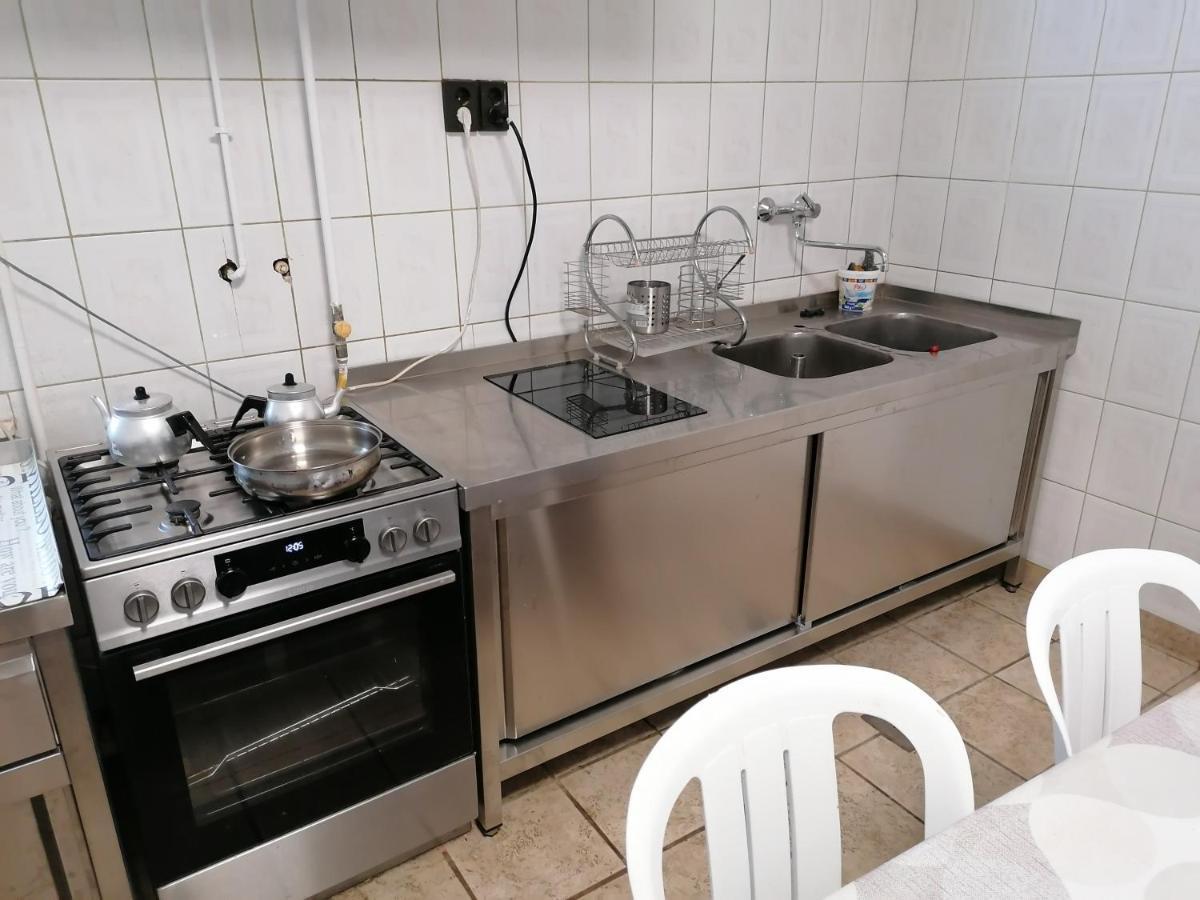 Ferienwohnung Collingo Belvarosi Szallas Kazincbarcika Exterior foto