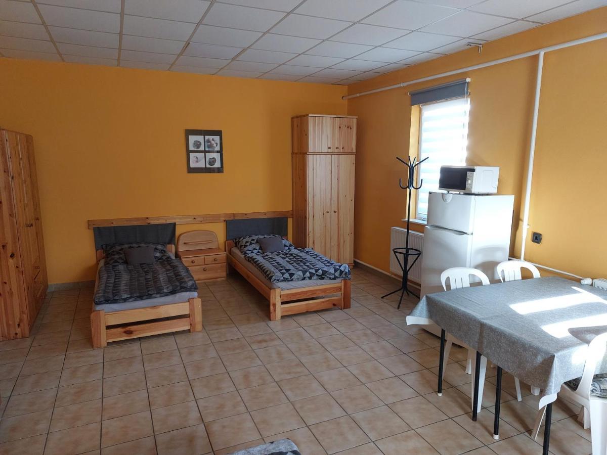 Ferienwohnung Collingo Belvarosi Szallas Kazincbarcika Exterior foto