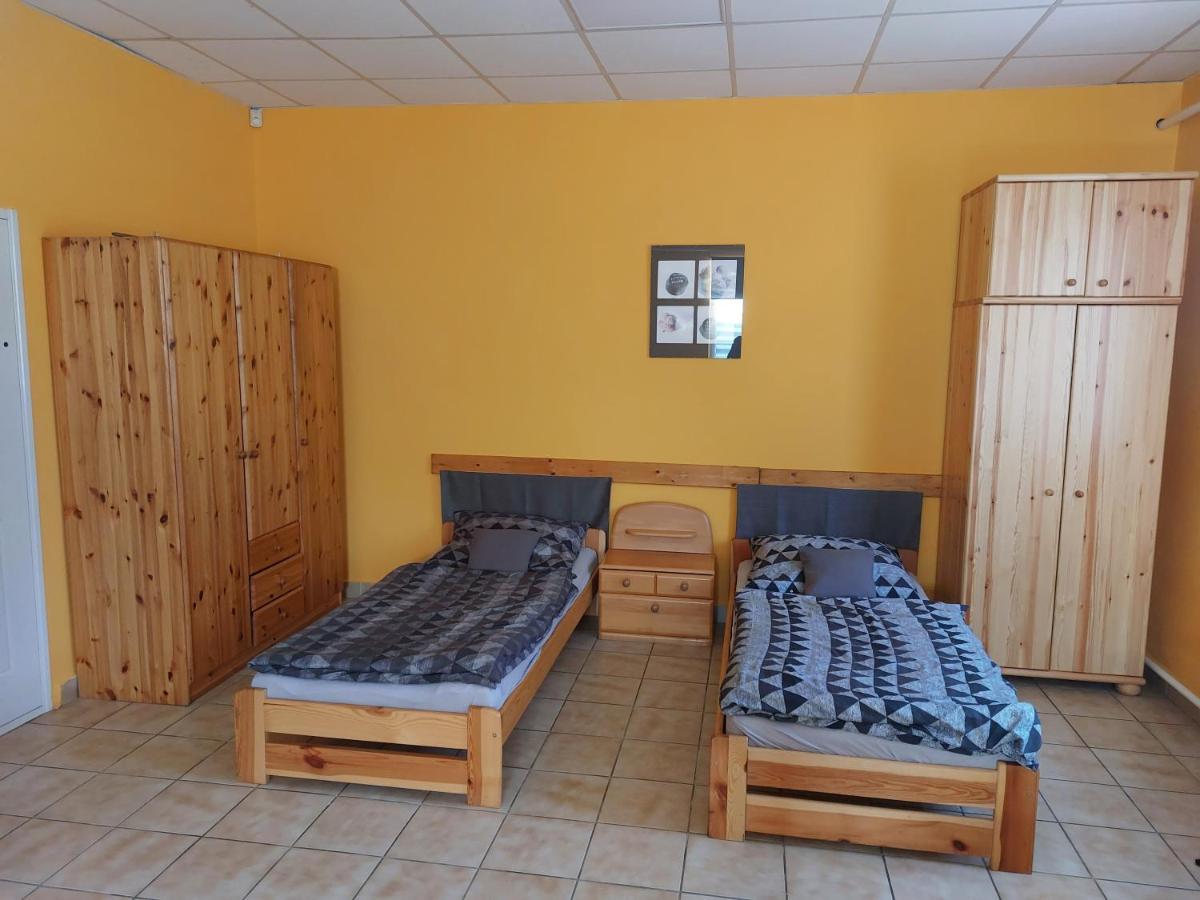 Ferienwohnung Collingo Belvarosi Szallas Kazincbarcika Exterior foto