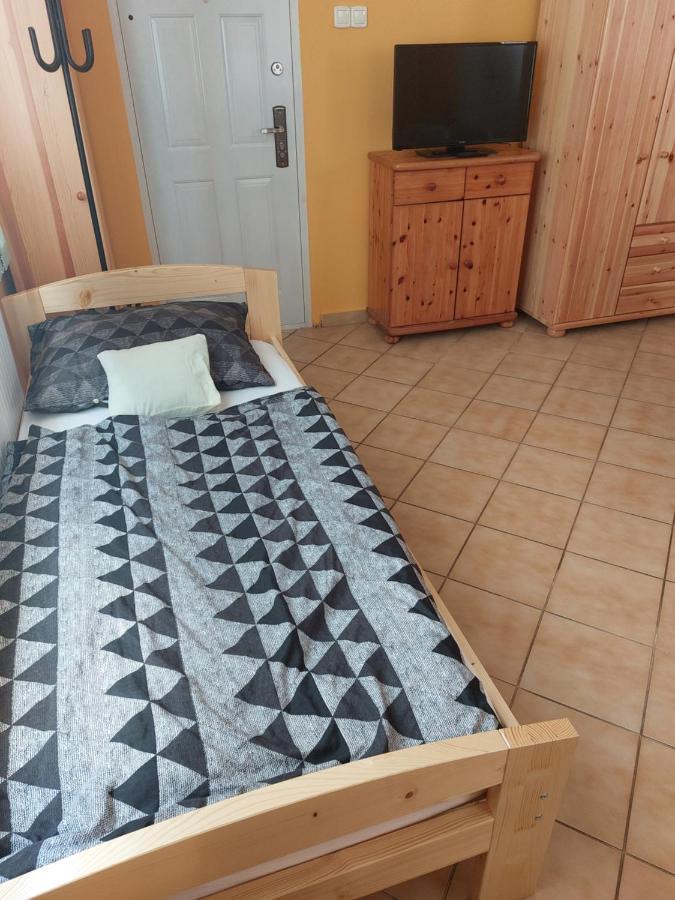 Ferienwohnung Collingo Belvarosi Szallas Kazincbarcika Exterior foto